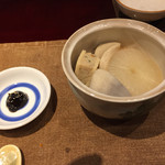 こなから - 大根、海老芋、麩など 傍らの味噌をつけていただきます。