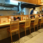 麺 ヒキュウ - 店内　カウンター席