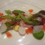 アマルフィイ・モデルナ - かんぱち の カルパッチョ　紅芯大根のクレマ