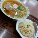 中華料理 珍華 - 半チャーハン・ラーメン（８２０円）２０１６年１１月