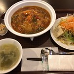 幸宴 - 「玉子チャーハンひき肉入カレー風味のオイスターあんかけ」800円