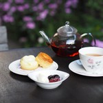 kafero-zuandoemu - スコーンセットと紅茶