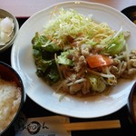 あかのれん - 豚肉と野菜の塩ダレ炒め