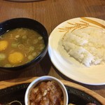 びっくりドンキー - 小ライスと味噌汁