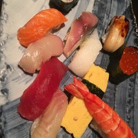 魚心 新宿総本店 - 特選にぎり