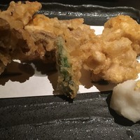 魚心 新宿総本店 - 舞茸と白子の天麩羅