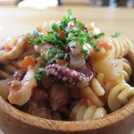 パームス - タコと香味野菜のショートパスタサラダアップ