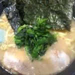 「とんこつ醤油ラーメン(680円)」[平成28年11月30日(水)]