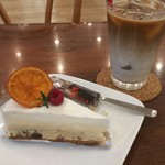 おかしのオクムラ - ラムレーズンとアイスカフェオレ