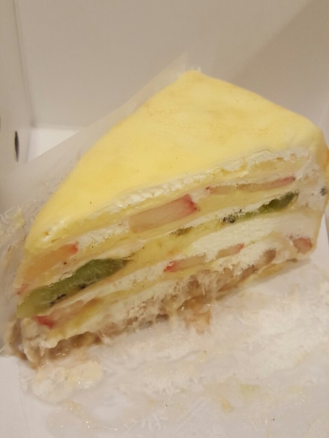 フルーツたっぷりミルクレープ By Chibatan ペイストリースナッフルス さっぽろ清田店 大谷地 ケーキ 食べログ