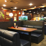 丸の内ライオン - B1なのに広い店内