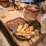 満寿屋商店 - 売行き良好。欠品も多し。