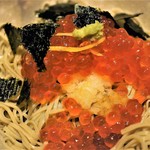 つきじ 文化人 - いくら、大根おろし