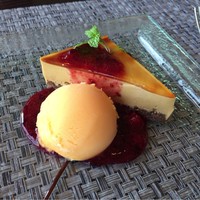 R restaurant & bar - 【ランチメニュー/デザート】アイスとケーキの盛り合わせ
