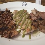 AGATO - 《2811》お肉三種盛り。
      