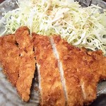 ふく泉 - 《2812》可もなく不可もないとんかつである。しかし全部で700円はコスパgoodだろう。
      