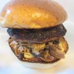 パリスバーガー - シャラン産鴨モモ肉のコンフィバーガー