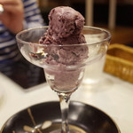 ナヤ インディア ヌール - ブラックベリーの自家製アイス(600円)