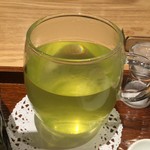 Wa Cafe Tsumugi - 温かい日本茶です　