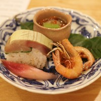 道下 - 八寸　川津海老唐揚げ　シメジとイクラのおろし和え　鯖寿司