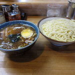 ごとう - つけ麺、あつもり、チャーシューの中盛り 900円