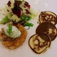 レストラン アラジン - スモークサーモンと香草クリーム&ポテトクレープ