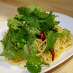 ロイの酒場 - （2016/10月-2回目）「パクチーたっぷりペペロンチーノスパゲティ」