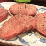 牛ぎゅう - 厚切りタンコロステーキ