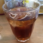 食い味の道有楽 - お待たせしますからと烏龍茶がサービス(2016.12再訪)