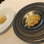 Convivio - 28年12月　カーチョエペペ
      シエナ紋章バルツァーナをイメージした白と黒の皿