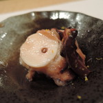 完全個室 天鮨 - タコのやわらか煮