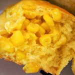 美瑛選果 - コーンぱんはコーンがギッシリ