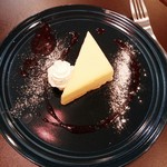 アベンティーノ - デザートセット（ベイクドチーズケーキ）650円