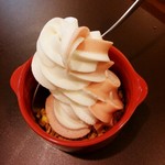 デザートセット（ソフトクリームいちごミルク）
          650円