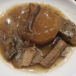 趙楊 - 3種のキノコと大根の煮込み