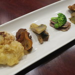 秋のキノコ香る前菜