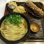 うどん 丸香 - 釜かけ（小） + ちくわ天 + かしわ天
