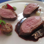 トゥールダルジャン - 幼鴨のロースト　蕪のミルフィーユ”マルシェ・ドゥ・ノエル”