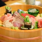 楽座 - 刺身てんこ盛り!!