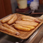 うを徳 - 仕込（しこ）み中（ちゆう）の唐墨（からすみ）