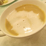 プールサイドビアガーデン - 栗のスープ（クリーミーで美味しかった！）