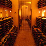 Pyrenees - 約４０００本のワインを収蔵する隣接のワインセラーは見学も可能