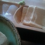 蕎麦処 みかわ - こんにゃく刺し＋湯葉刺し　