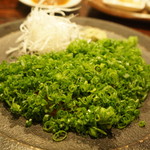 Potsura Potsura - 黒毛和牛たたき　たっぷり葱のせ　塩わさびと（1500円）