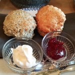 小さな紅茶屋さん　ｃｒａｎｎ - この日のスコーンはプレーンとアールグレイ