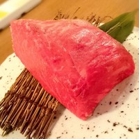 お肉屋 けいすけ 三男坊 - 高森和牛「しんしん」塊焼き (特選けいすけコース)