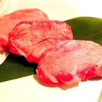 お肉屋 けいすけ 三男坊 - 高森和牛の牛タン (特選けいすけコース)