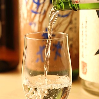 ★厳選日本酒550円～土曜はグラスご注文で1合にサイズアップ