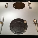 尹家 - テーブルセッティング