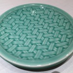 尹家 - 殻入れ
      唯一、日本の焼き物